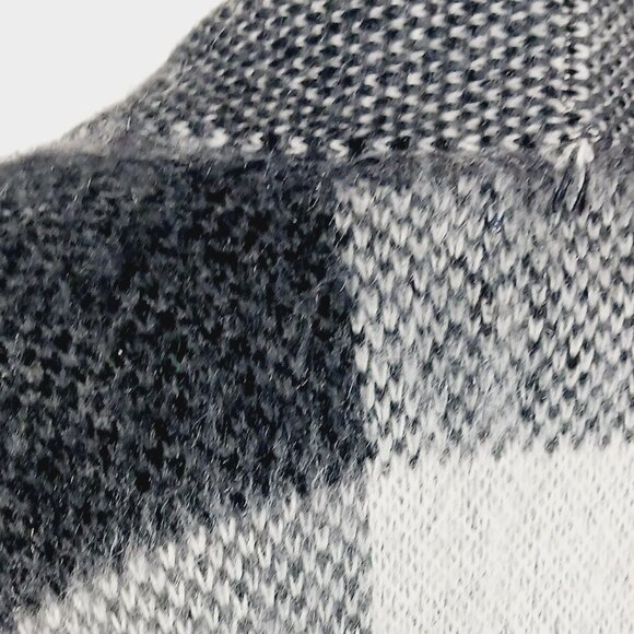 NWT American Eagle Plaid Wool Blend Cardigan Sweater, Jacket Blk/Wht/Gray Sz MED - Picture 4 of 16